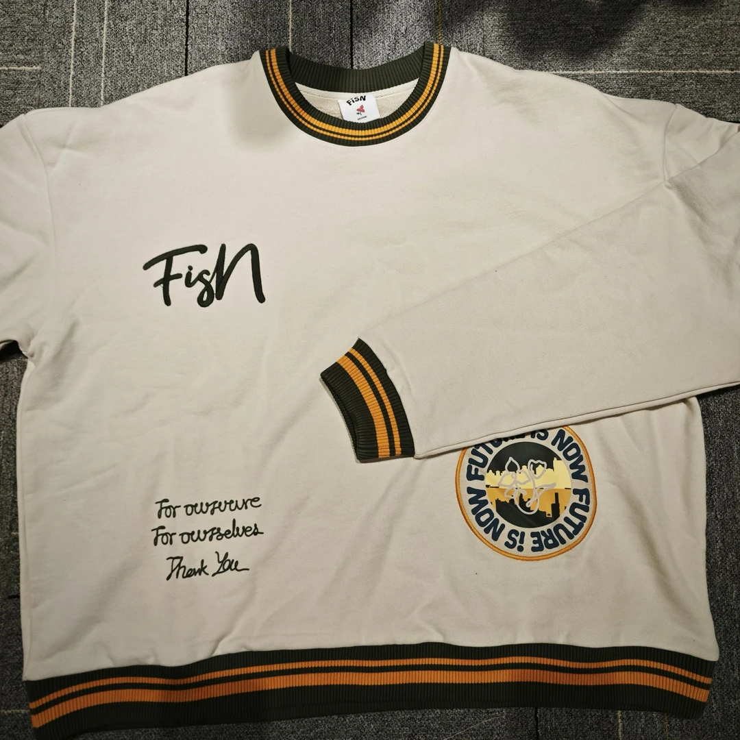 【小梅X1】条纹袖扣 米色圆领卫衣