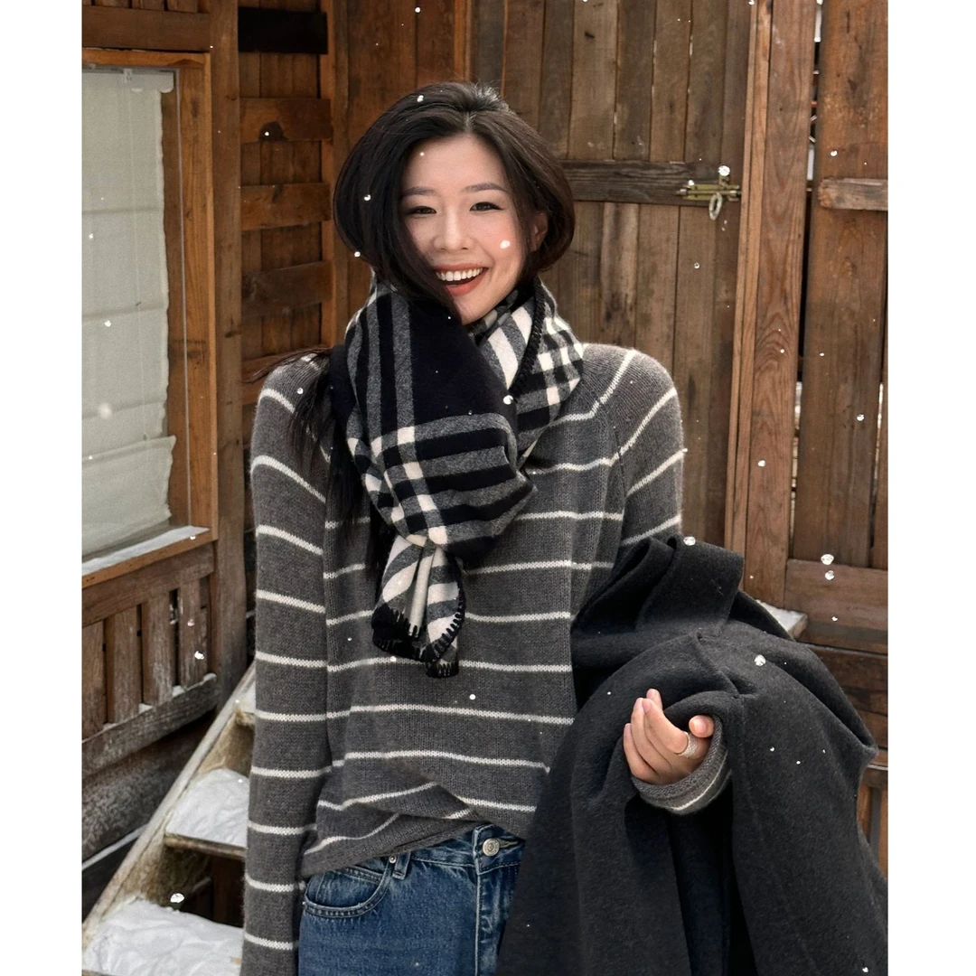 Yihouse【秘鲁】巴素兰羊毛法式撞色园领条纹针织衫Y8606