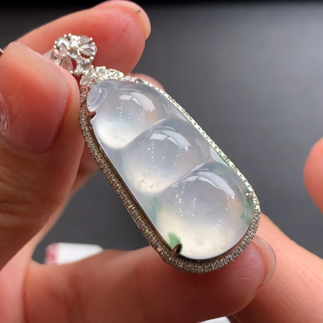 翡翠18K金镶嵌颈饰翡翠