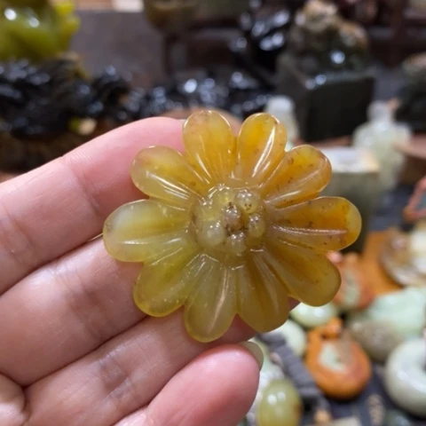蛇纹石玉手把或挂件未镶嵌衣***装