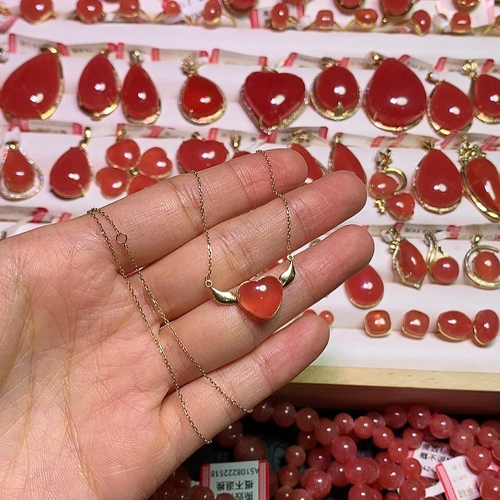 菱锰矿（红纹石）18K金镶嵌颈饰