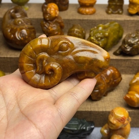 蛇纹石玉未镶嵌颈饰98