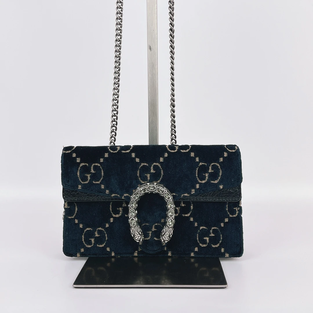 95新 GUCCI/古驰 古驰 墨绿色绒面斜挎包底长16 C231