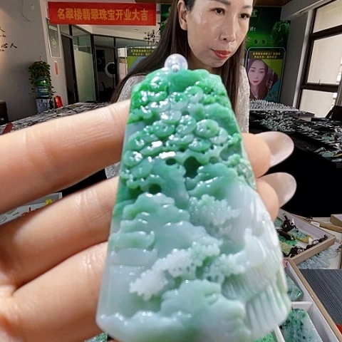 项圈未镶嵌翡翠一个