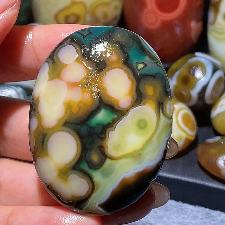 玛瑙/玉髓未镶嵌珠宝奇石108