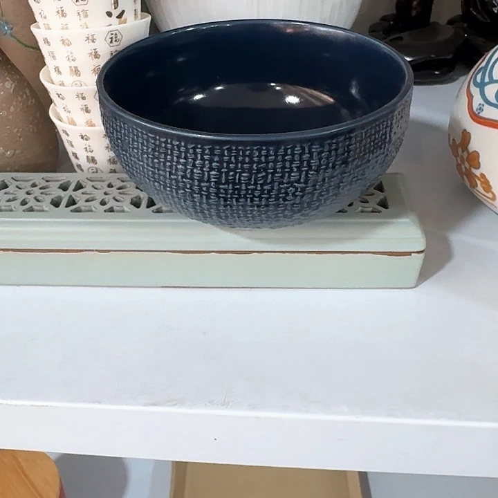主人杯一个，瓷。。品茗瓷