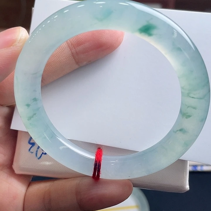 未镶嵌手镯翡翠52圆条飘花
