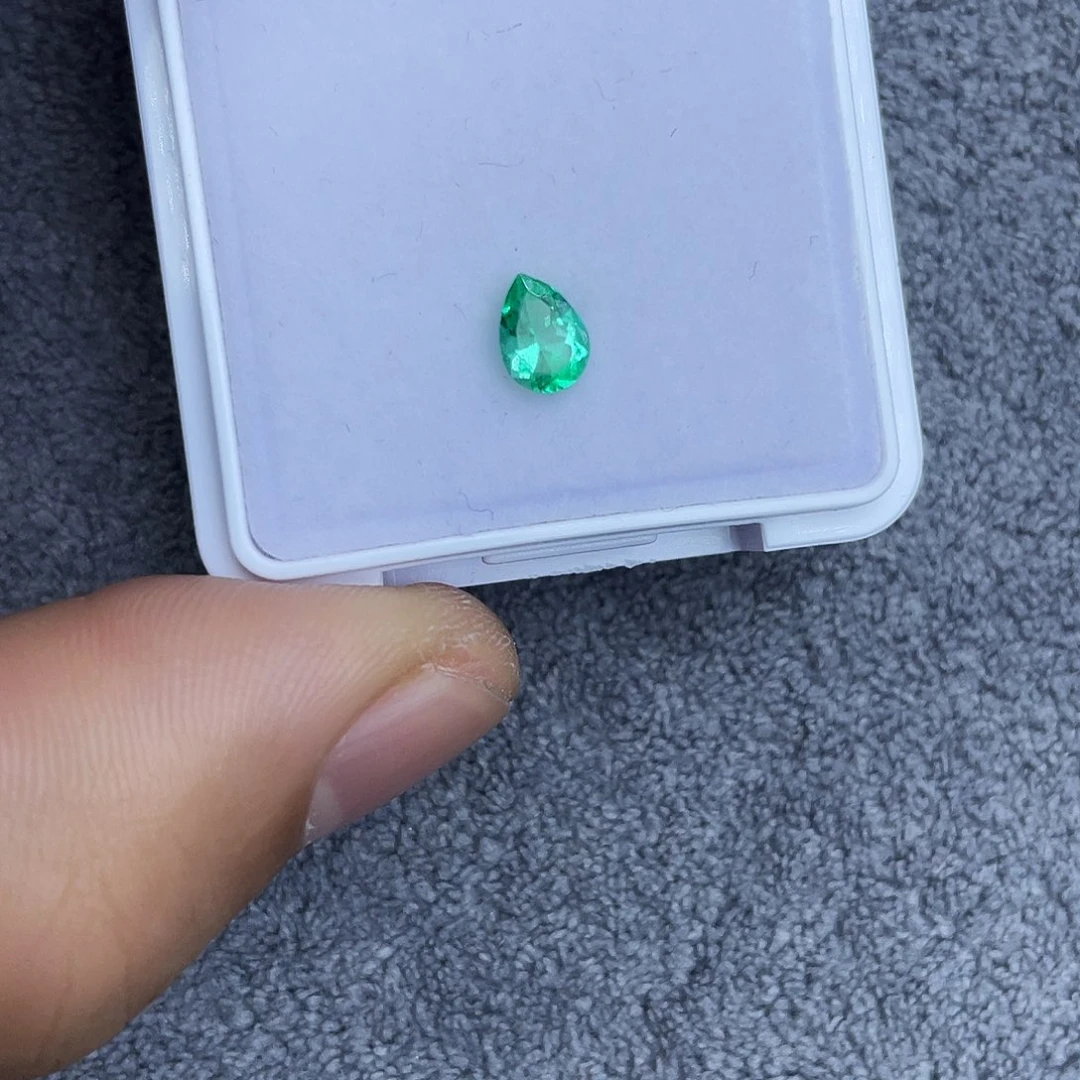 祖母绿裸石0.48Ct。