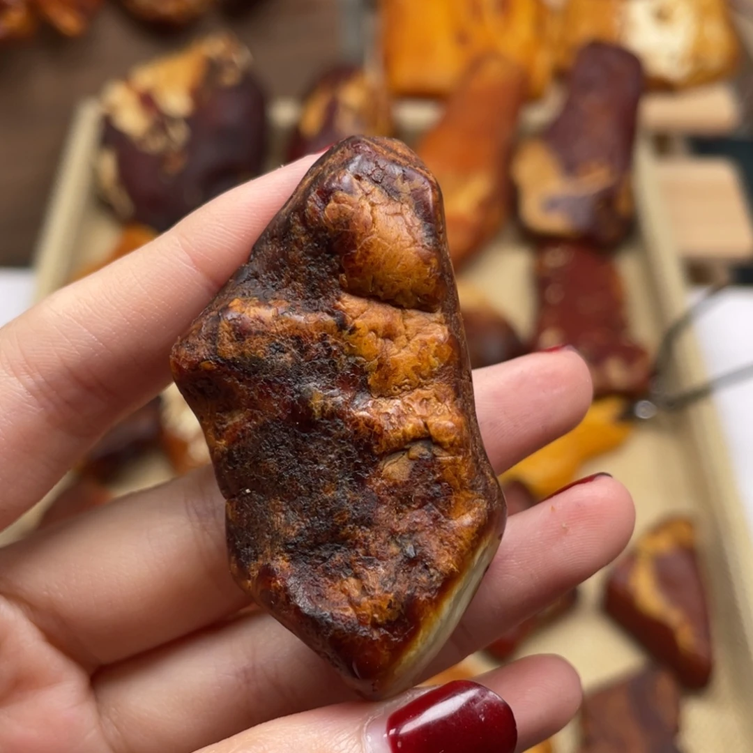 琥珀未镶嵌珠宝奇石