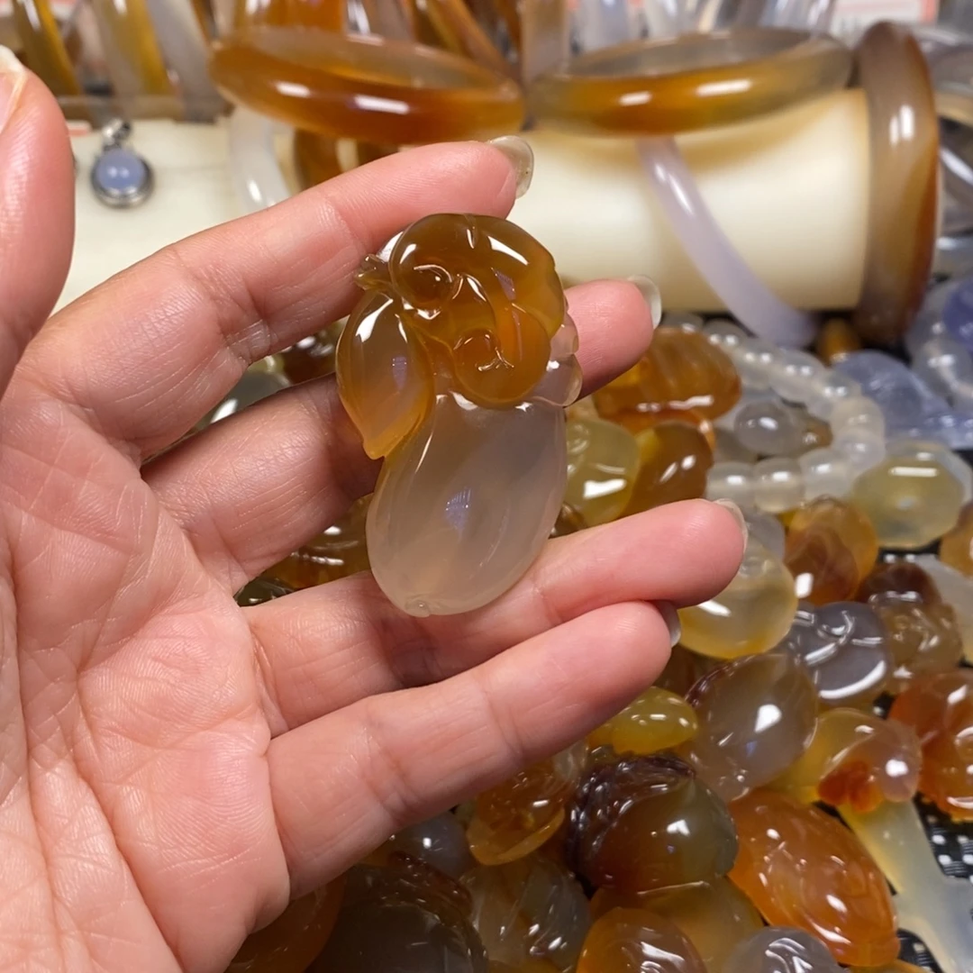 叶***紫玛瑙/玉髓未镶嵌玛瑙吊坠