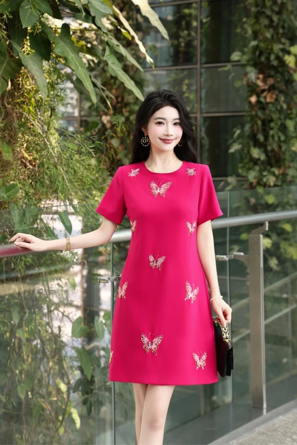 重工钉珠刺绣蝴蝶圆领短袖通勤气质优雅连衣裙