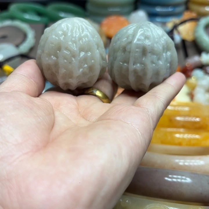 石英岩玉合金颈饰