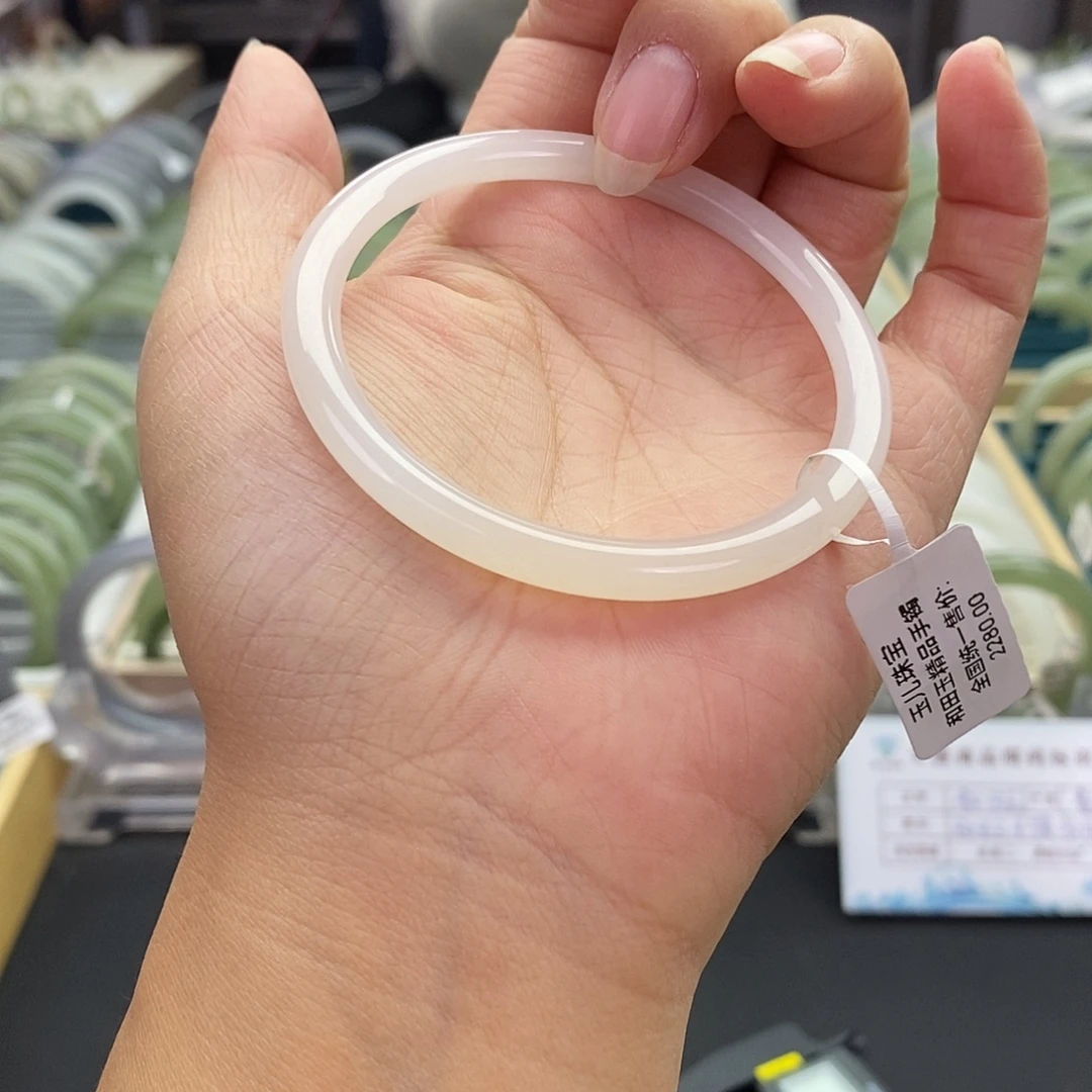 和田玉未镶嵌珠宝奇石和田玉手镯54,55