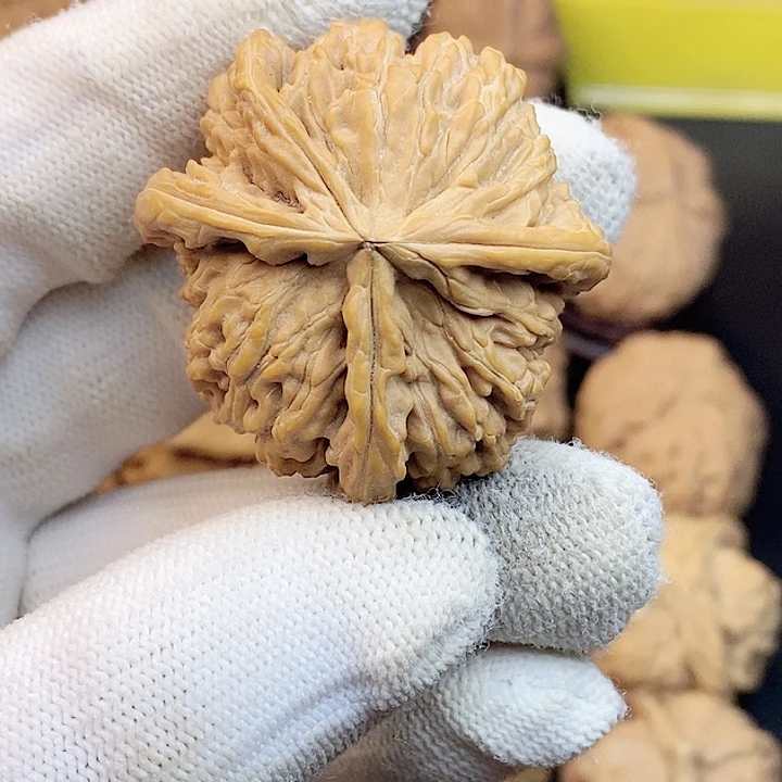 文玩核桃吊坠二*?有裂瑕疵不退不换