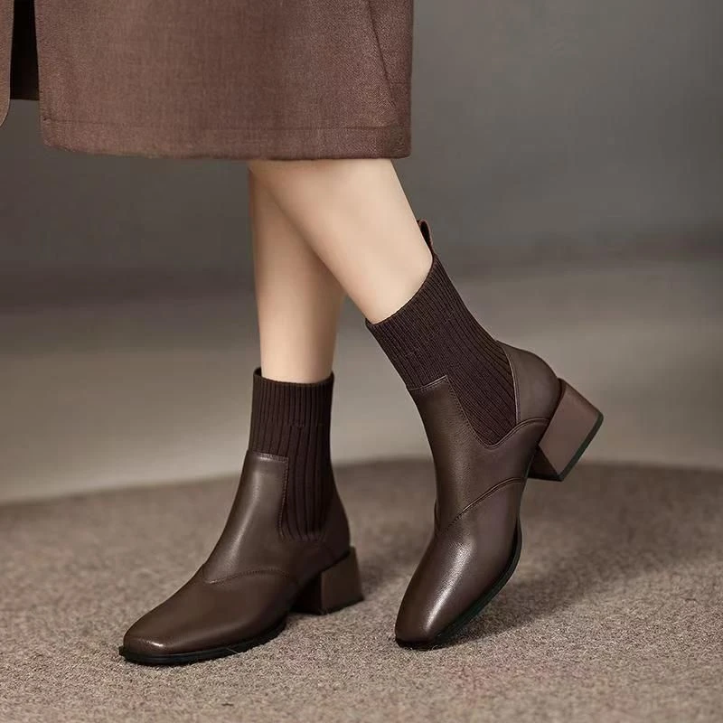 新百伦[断码清仓】法式棕色弹力瘦瘦靴女2025年秋季新款粗跟马丁靴