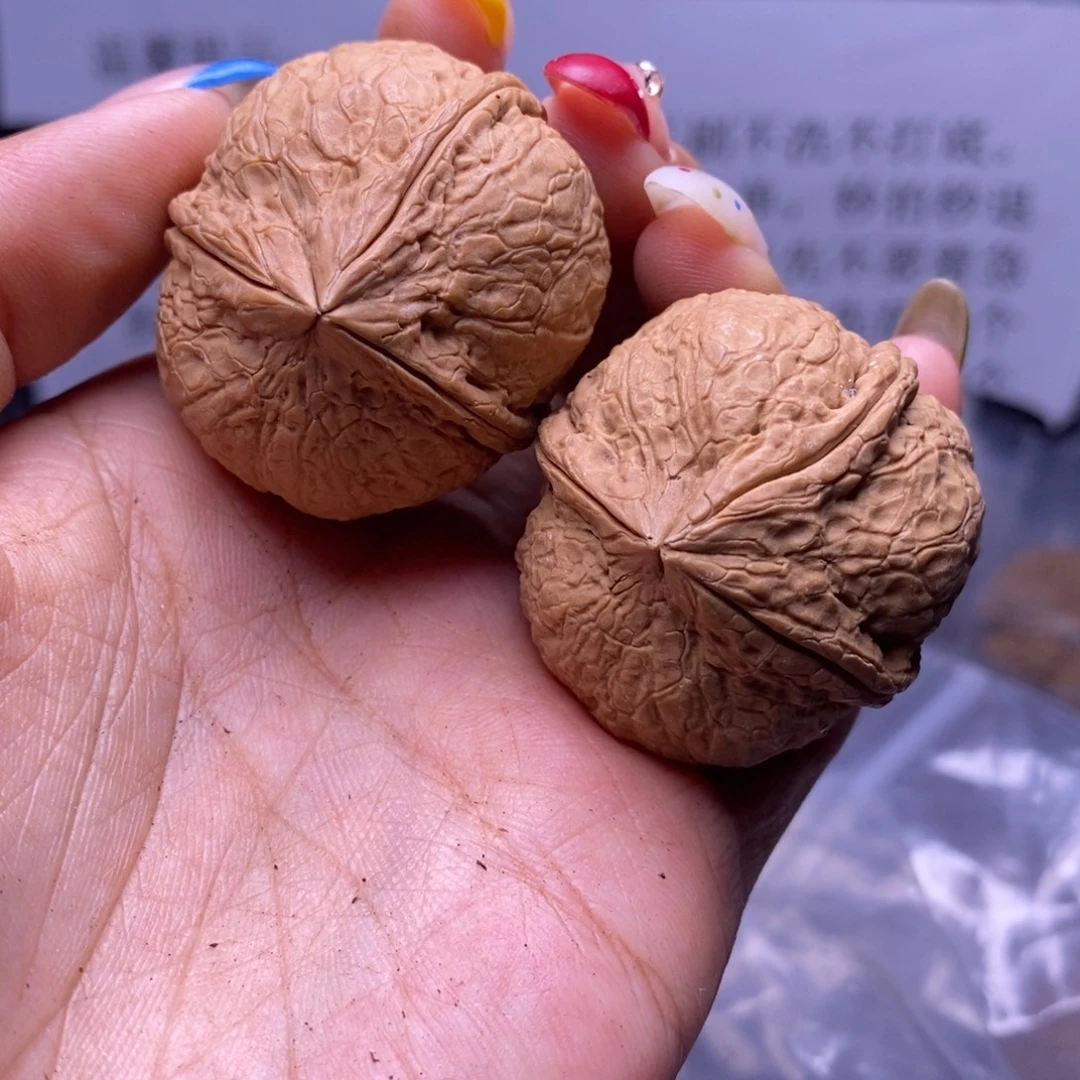 把件文玩核桃云南野生铁核桃85号38mm