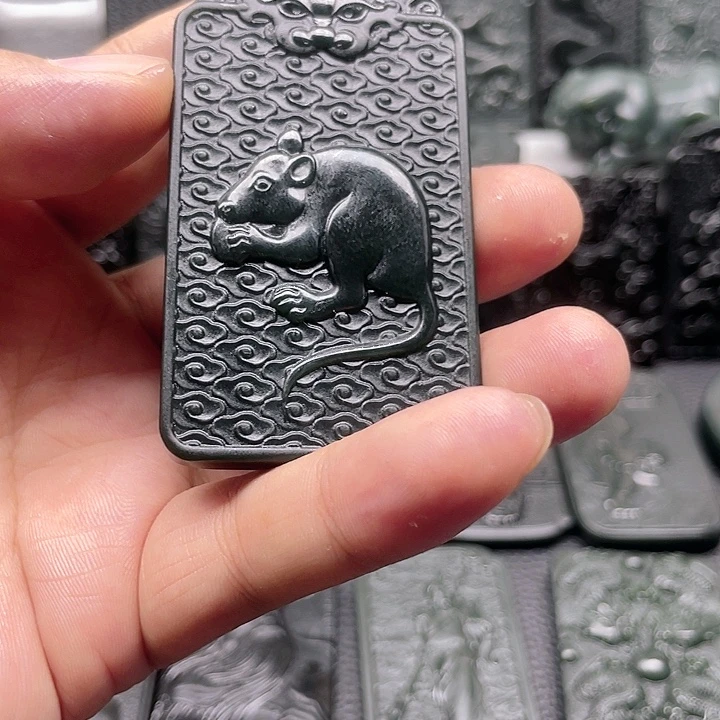 独***4和田玉未镶嵌颈饰