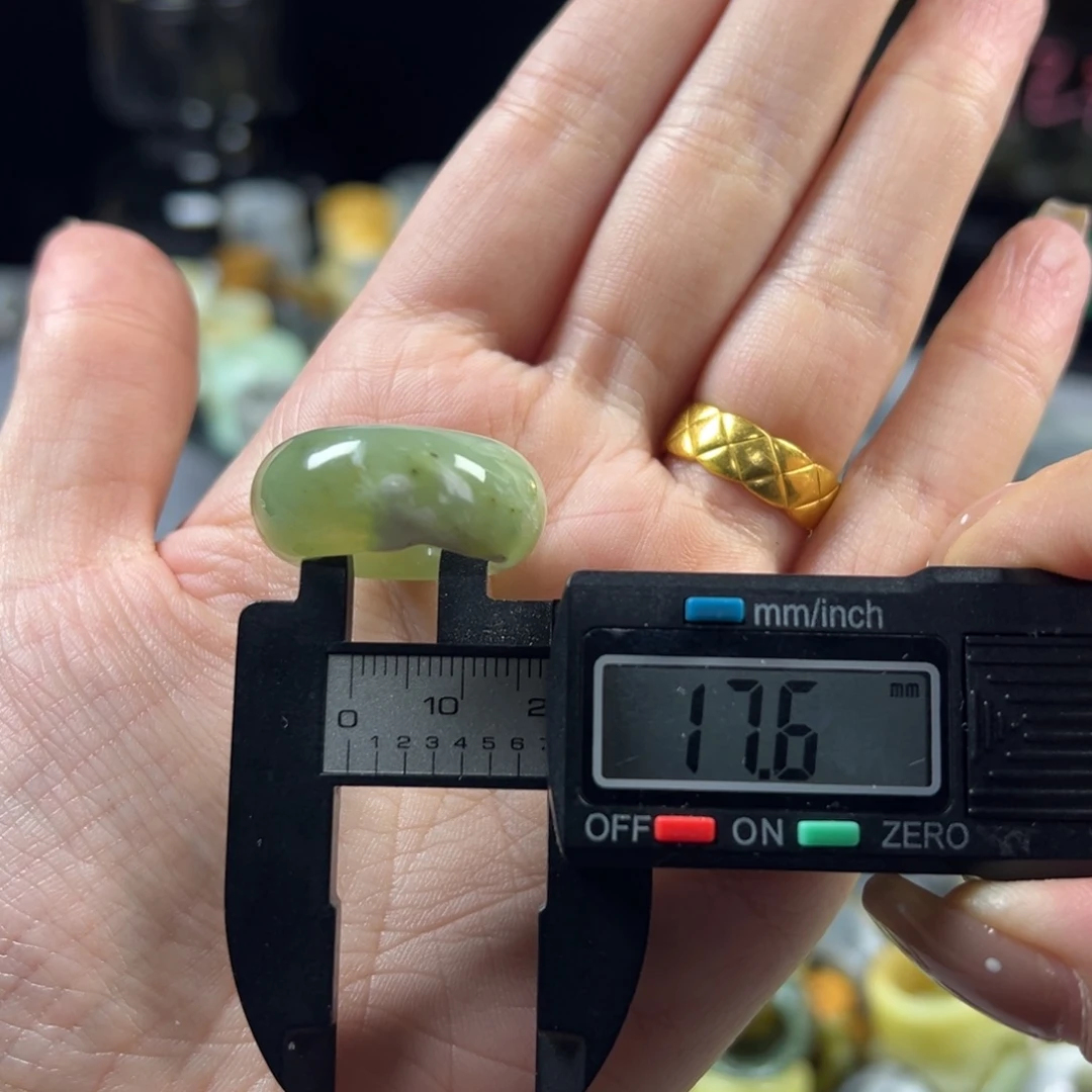 蛇纹石玉未镶嵌戒指