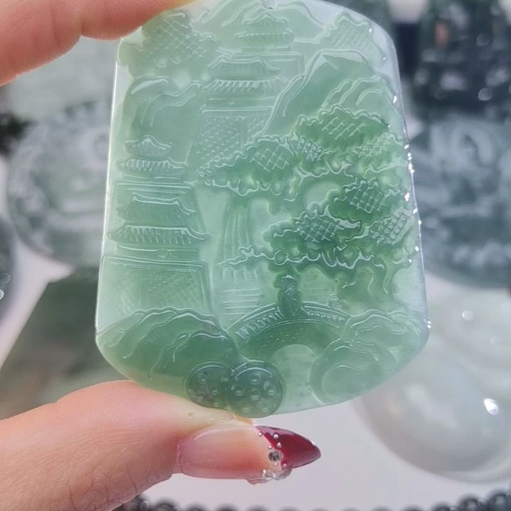 翡翠颈饰未镶嵌天然的A货翡翠多样性发货