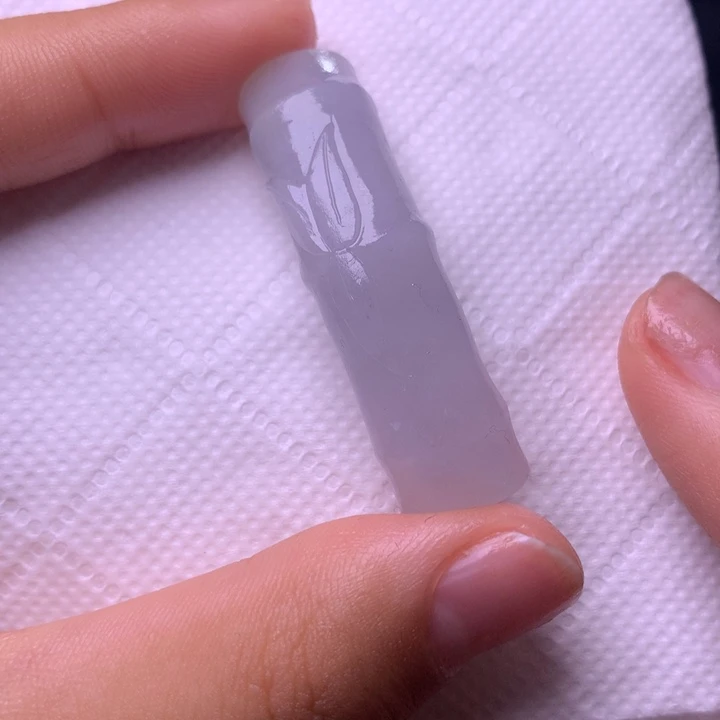 定制翡翠未镶嵌手牌