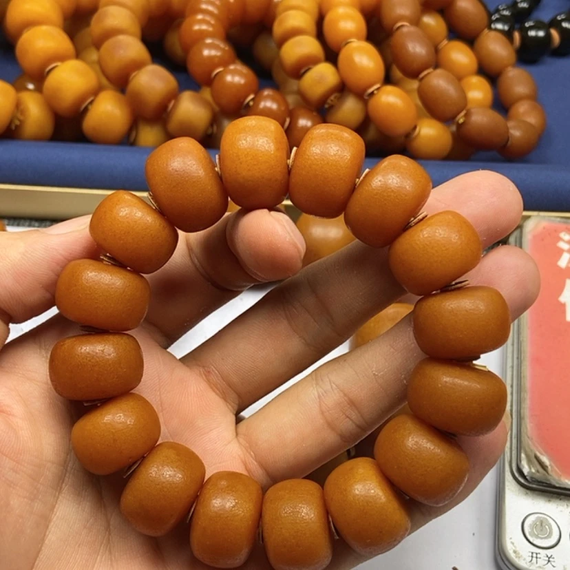 【闪购商品】一**士全品橘皮手串