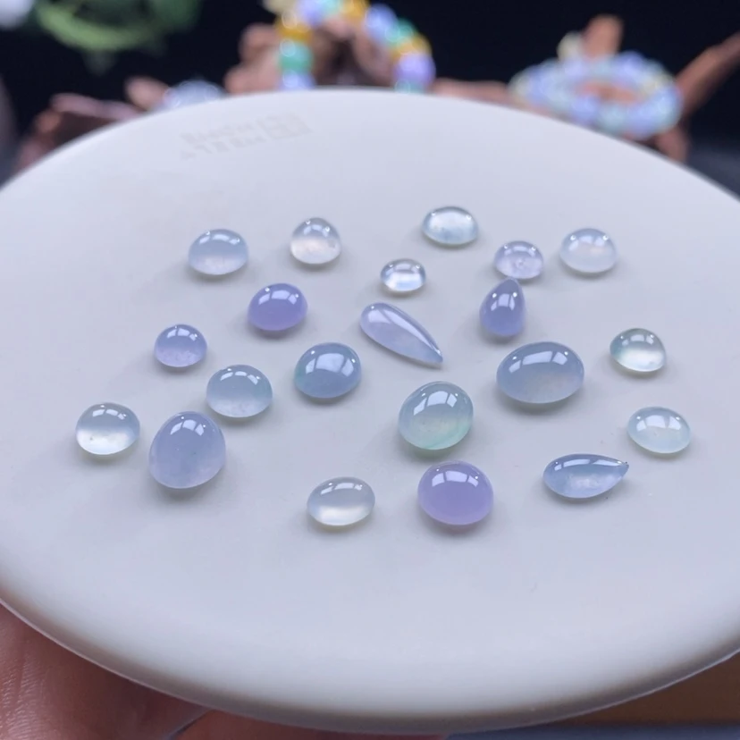 【闪购商品】翡翠颈饰未镶嵌翡翠冰蛋面，随机发一颗