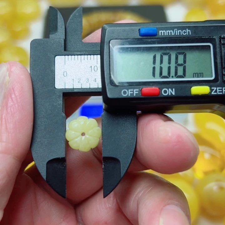 琥珀（矿物珀）未镶嵌裸石