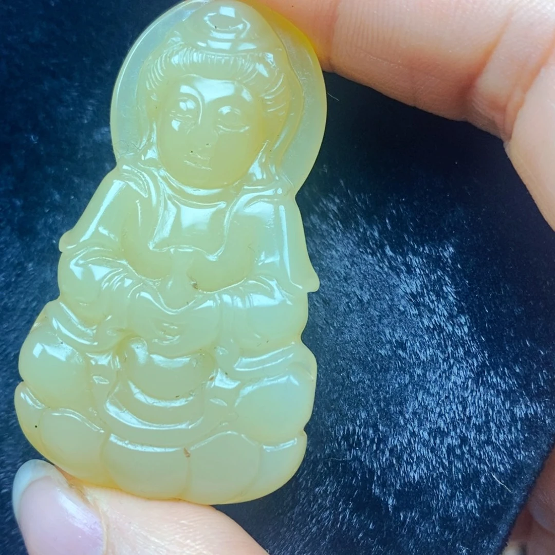 未镶嵌石英质玉（黄龙玉）颈饰