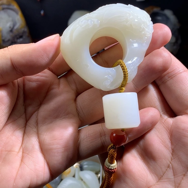 和田玉未镶嵌挂件