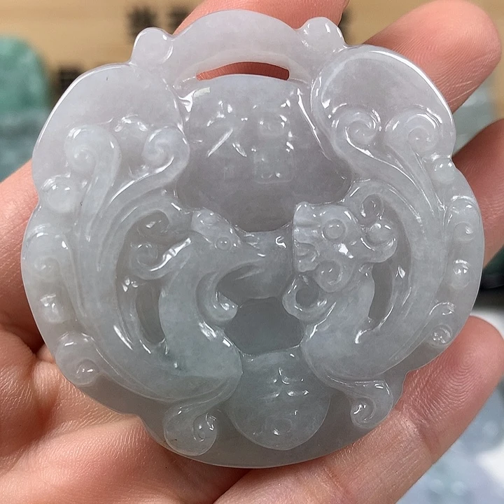 翡翠未镶嵌颈饰龙凤呈祥两面工艺福利