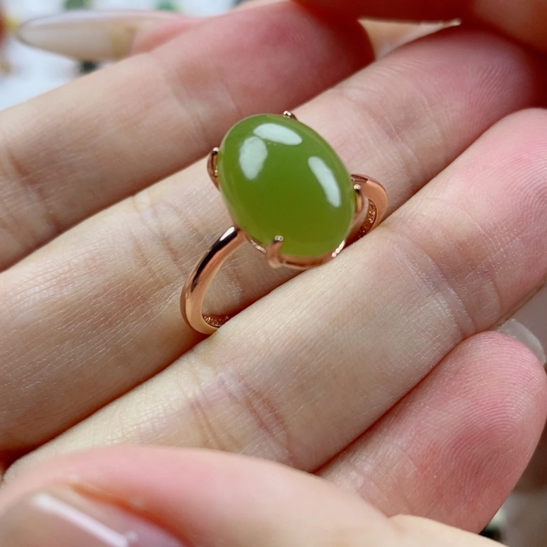 未镶嵌戒指和田玉