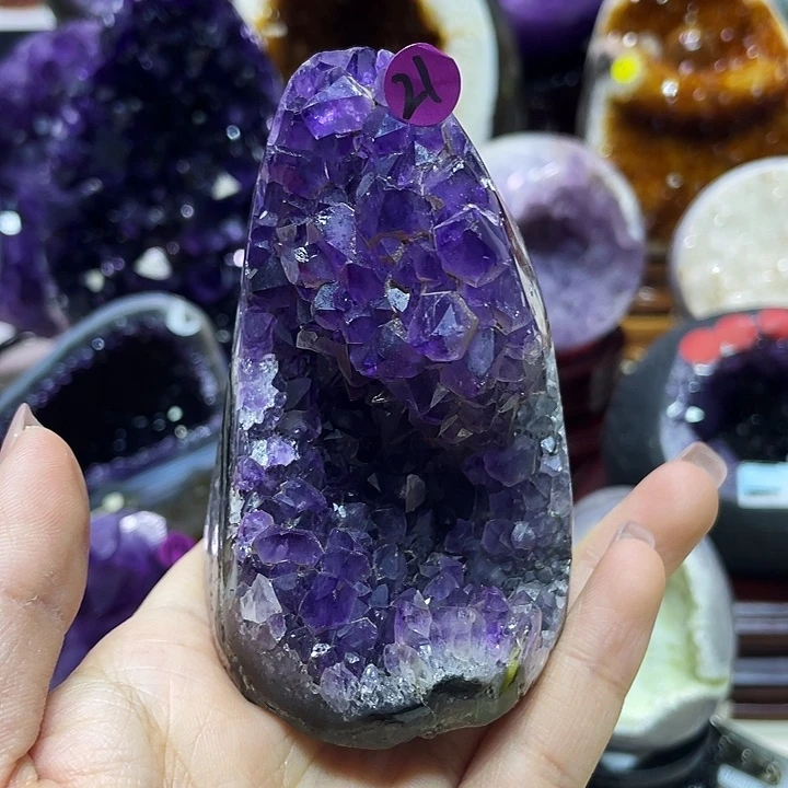 未镶嵌水晶大型摆件（非配饰）