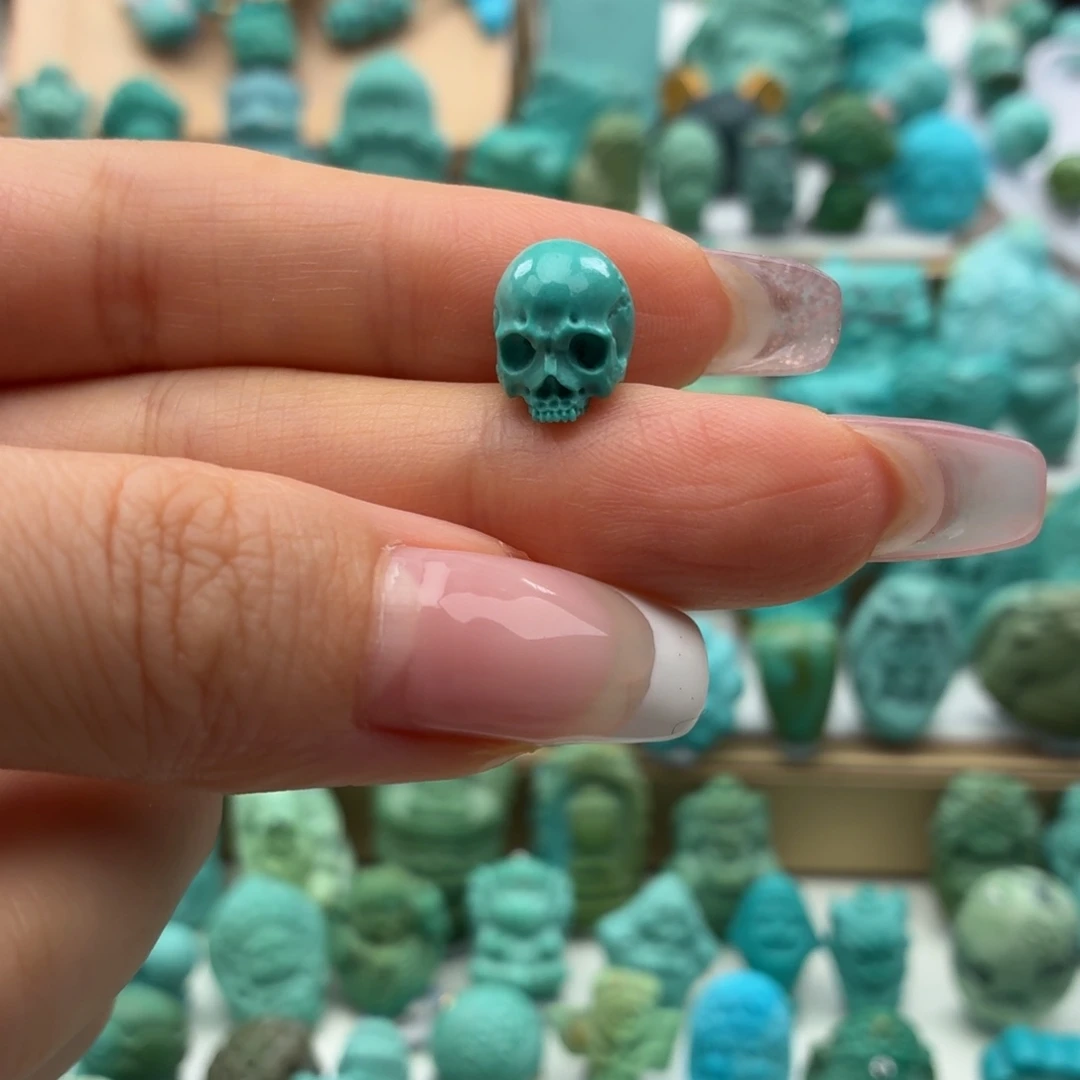 穿***牛绿松石未镶嵌饰品