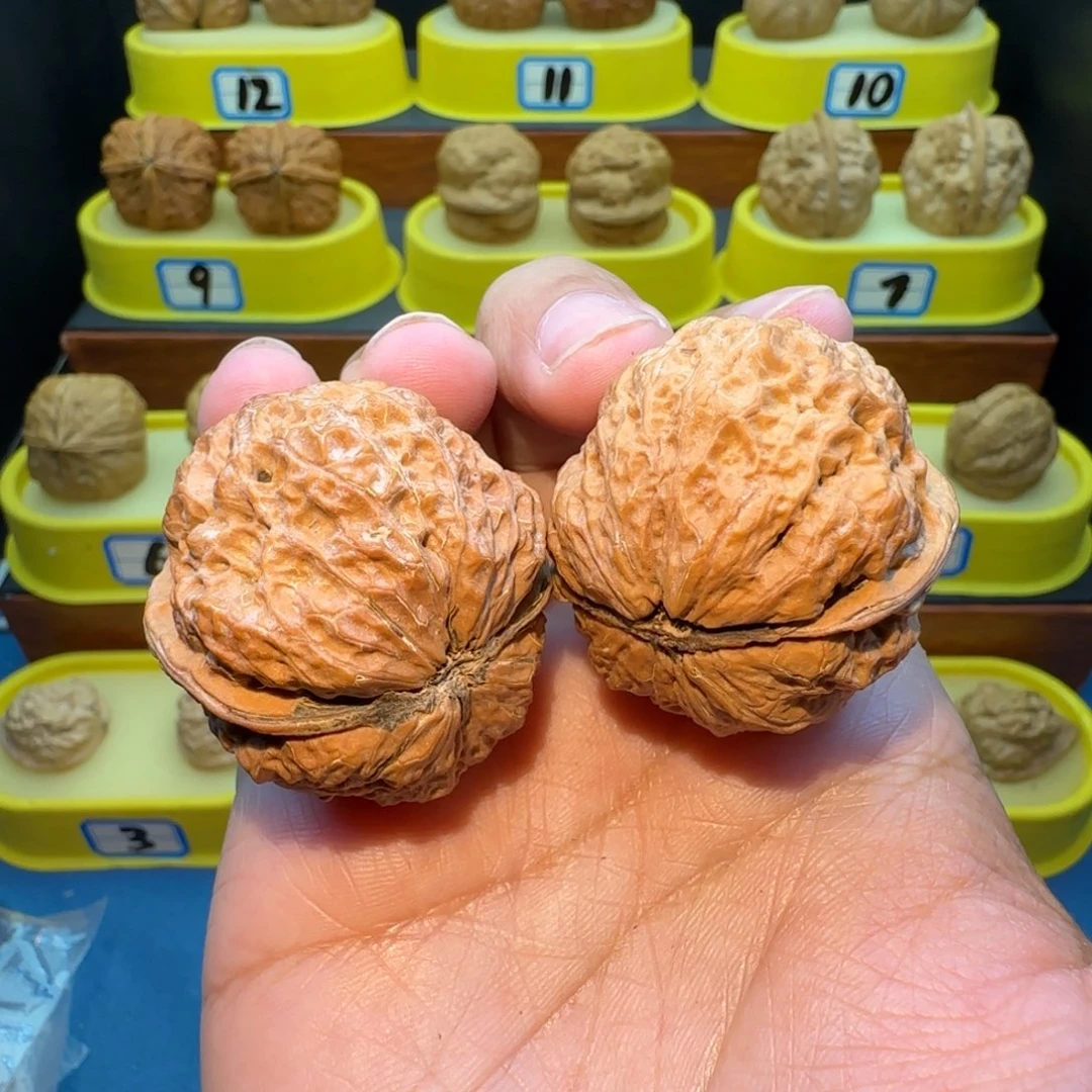 曼***宝把件桃核小蟾王核桃