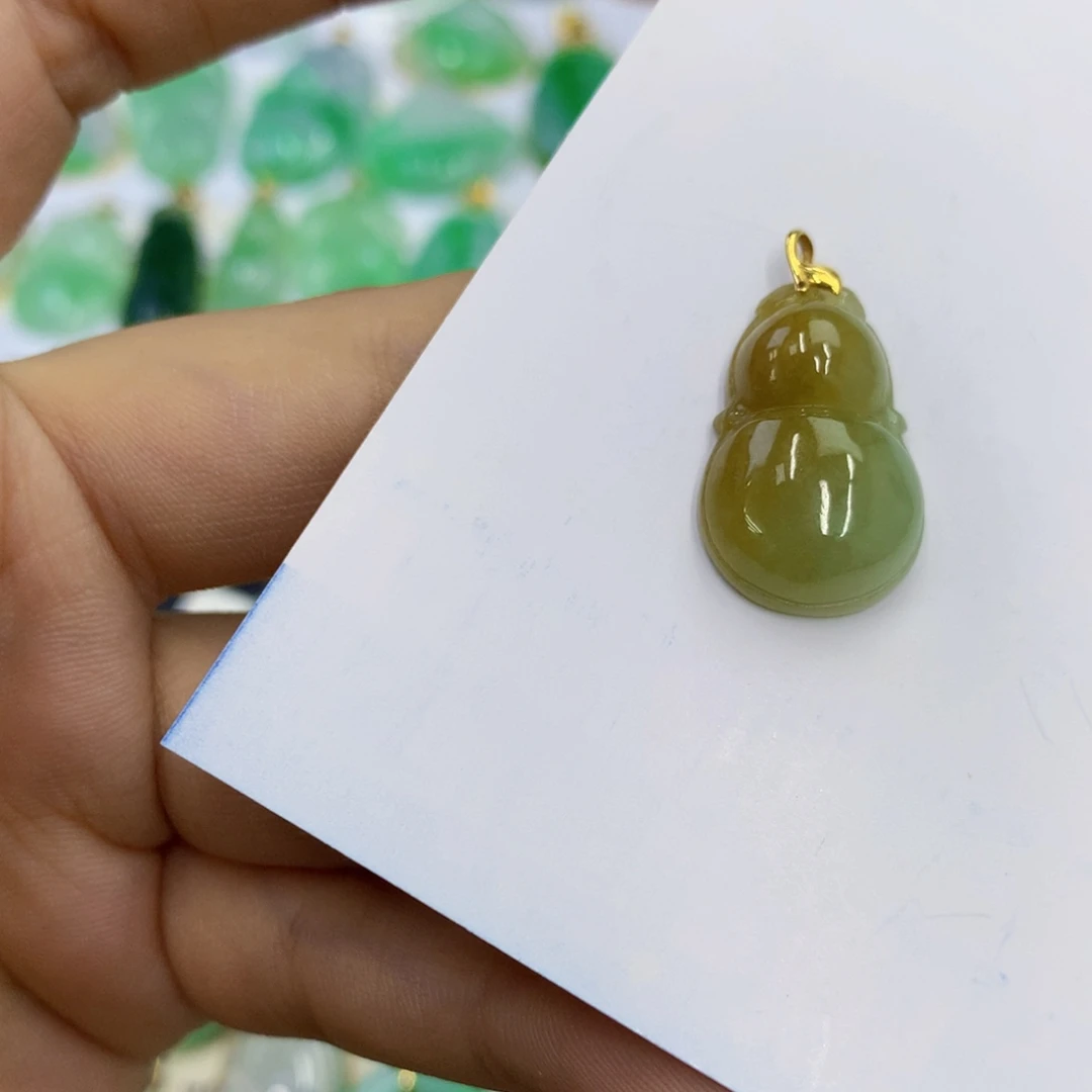 翡翠18K金镶嵌颈饰翡翠