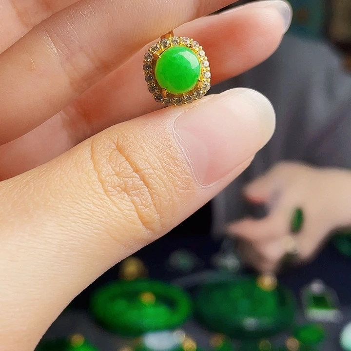 翡翠银S925镶嵌颈饰多样性