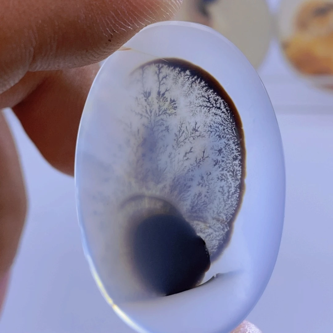 玛瑙/玉髓颈饰未镶嵌庄**蝶