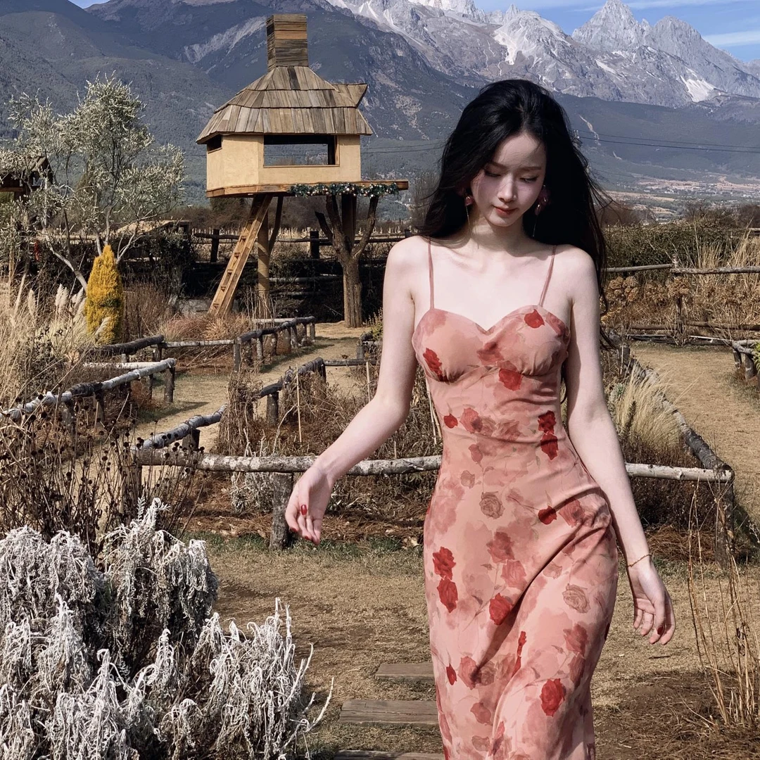 章蜜糖【红玫裙】 热恋红玫瑰 温柔明媚纯欲性感斜裁显瘦连衣裙