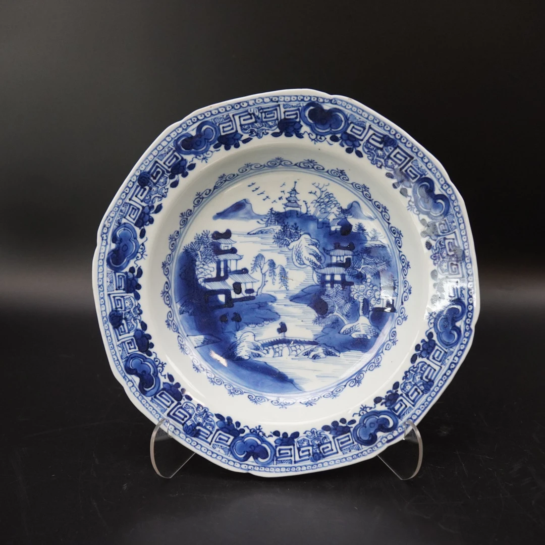 Lot.25080634清康熙青花山水纹折腰花口盘 直径：约22.8cm