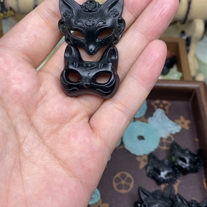 奇***蛇纹石玉未镶嵌颈饰