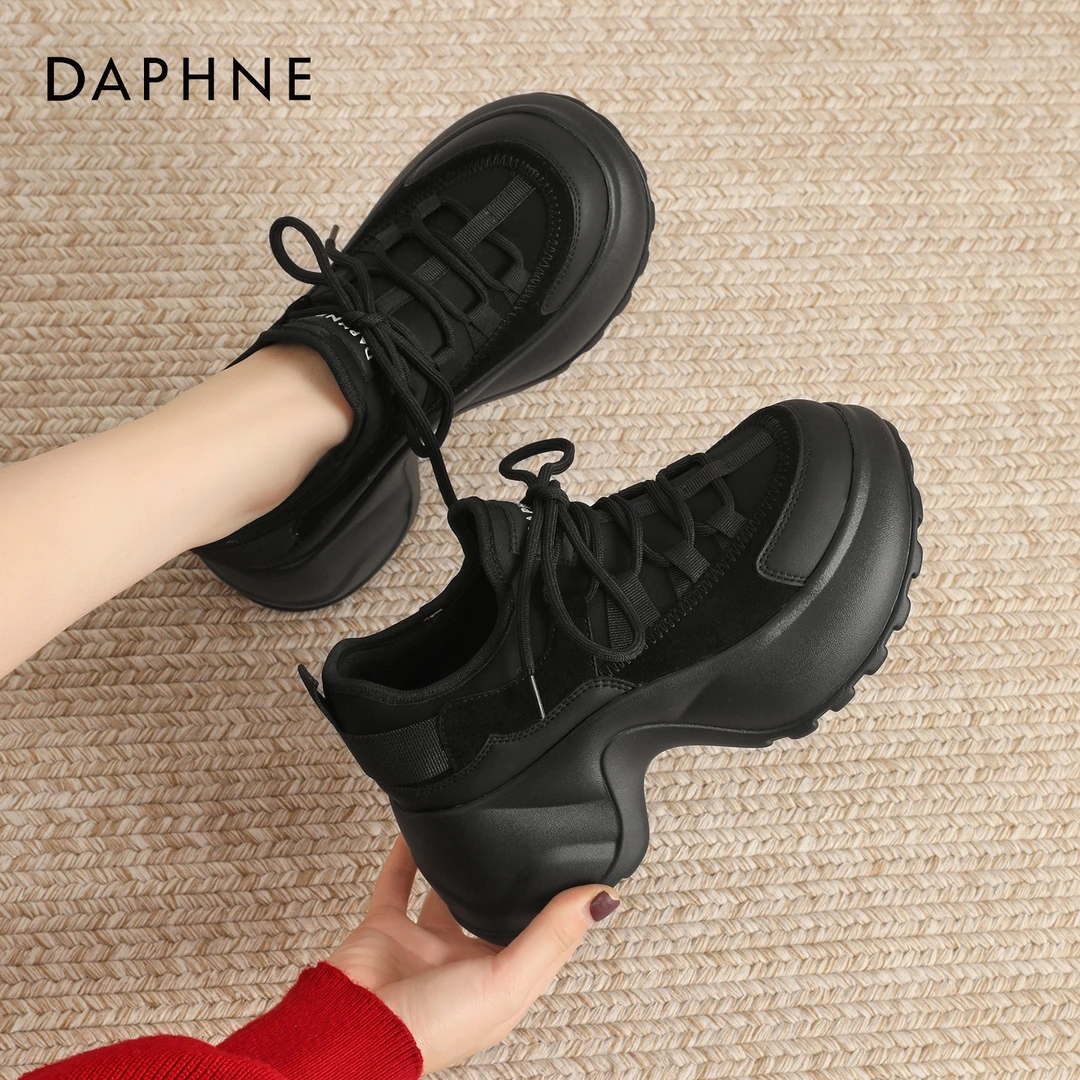 达芙妮黑色老爹鞋女秋季2025新款时尚轻便百搭小众厚底运动鞋防滑