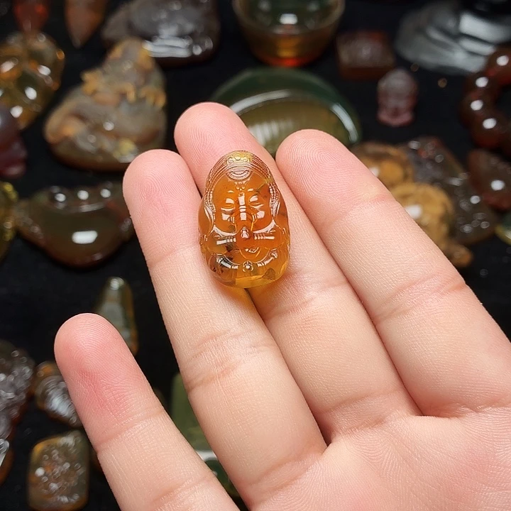 琥珀颈饰未镶嵌2.4