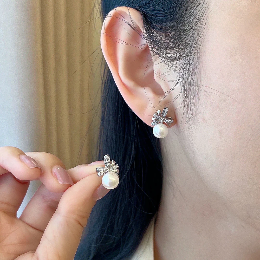 琢啦啦 非金属仿珍珠耳饰 珠芒蝴蝶结暖白耳钉小众设计高级感精致