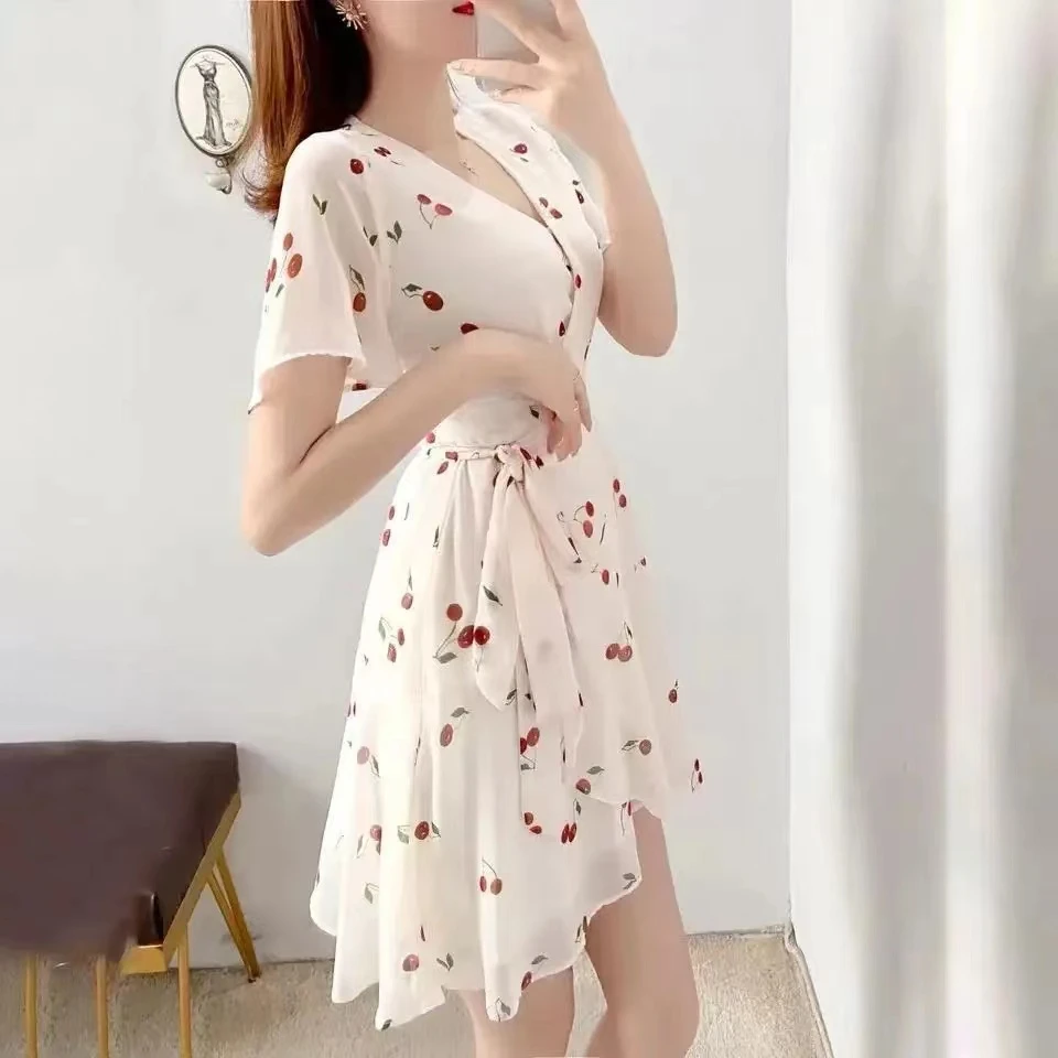 碎花显瘦夏季连衣裙直播间抠号购买