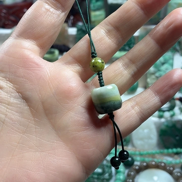 独山玉未镶嵌吊坠
