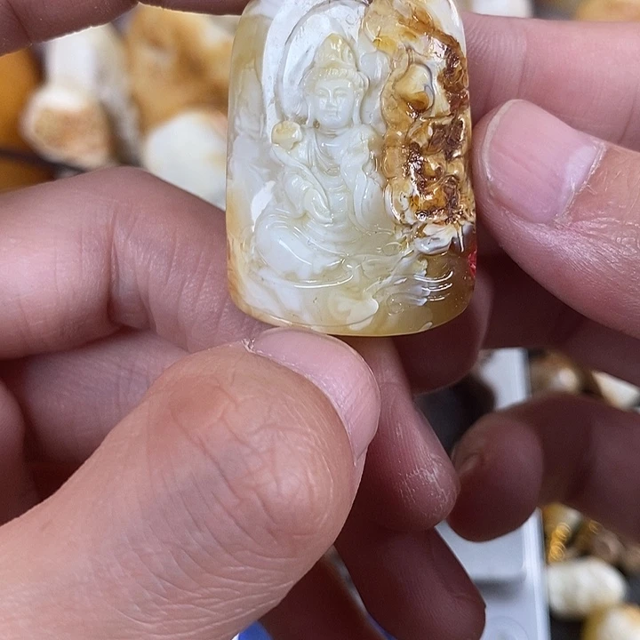 小***兽琥珀未镶嵌裸石我