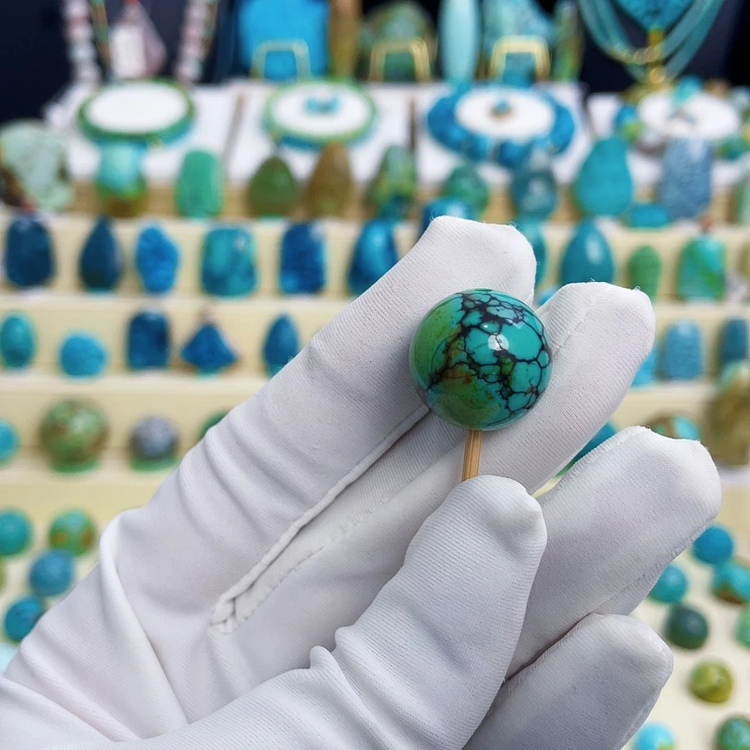 绿松石未镶嵌颈饰