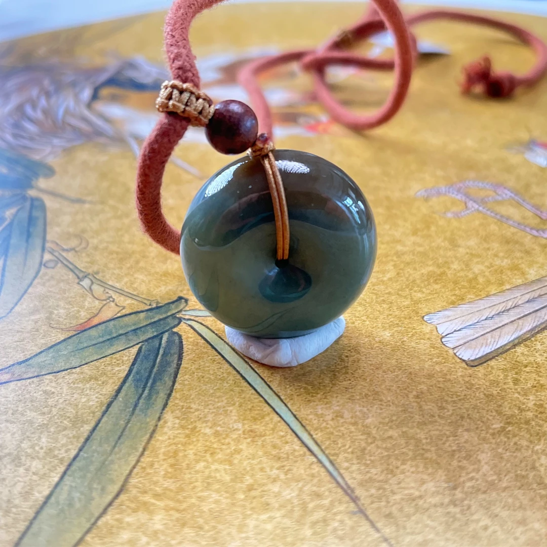 z006207和田玉双色平安扣