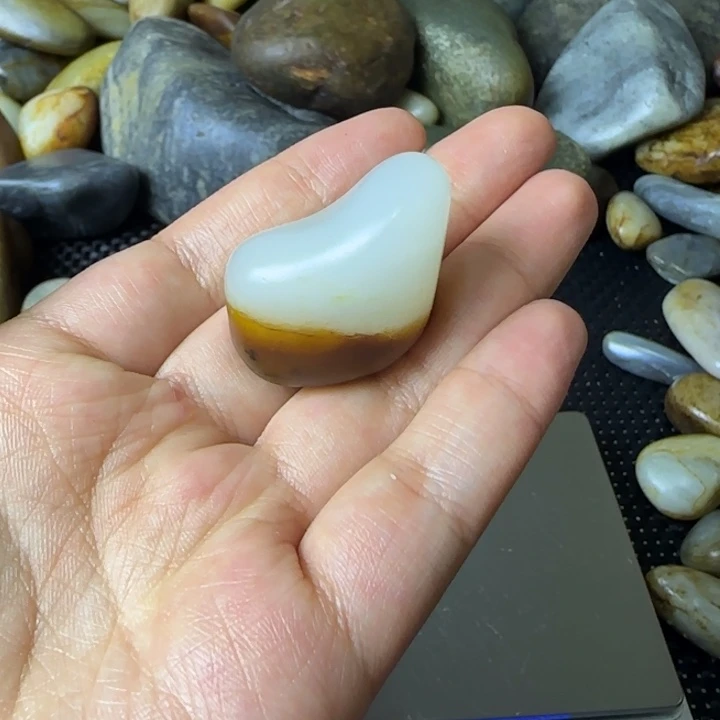 文***水未镶嵌和田玉把件