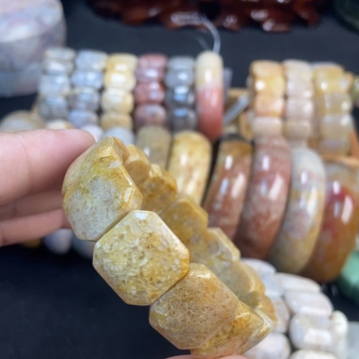 硅化珊瑚（珊瑚玉）手镯未镶嵌